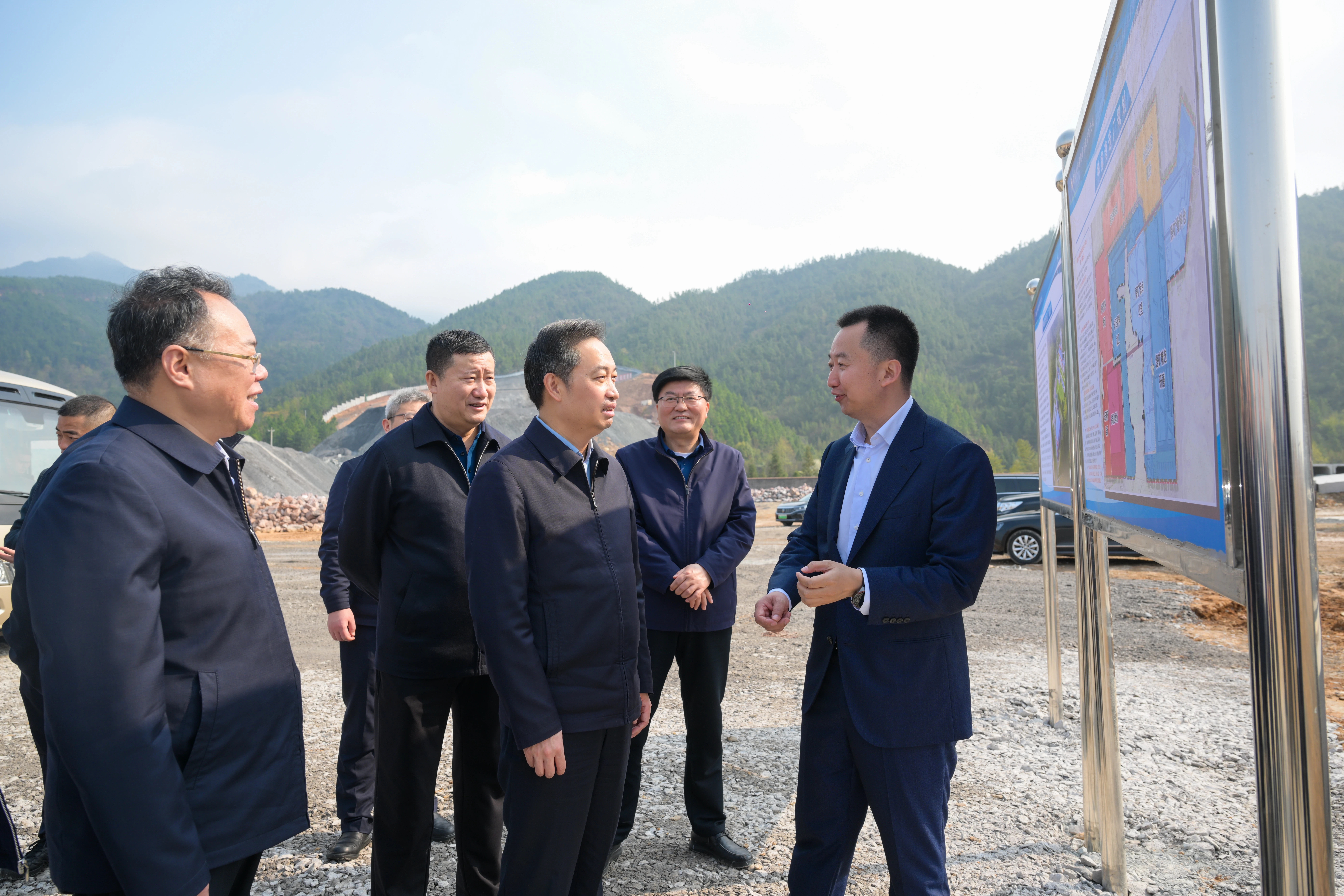 加快项目进度，加速全产业链升级 ——郴州市委书记吴巨培调研湖南科怡赫项目建设情况